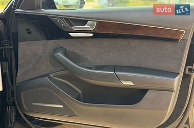 Седан Audi A8 2015 в Львове