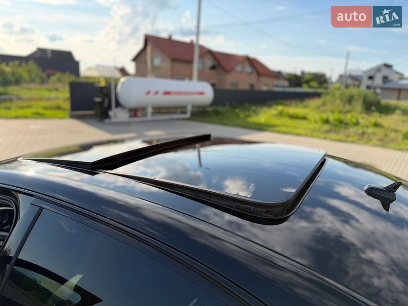 Седан Audi A8 2015 в Львове