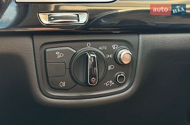Седан Audi A8 2015 в Львове