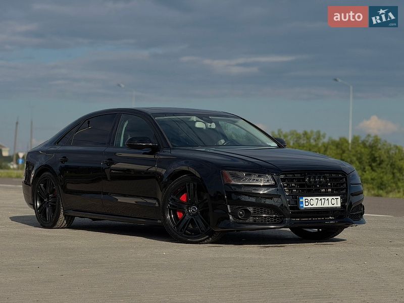 Седан Audi A8 2015 в Львове