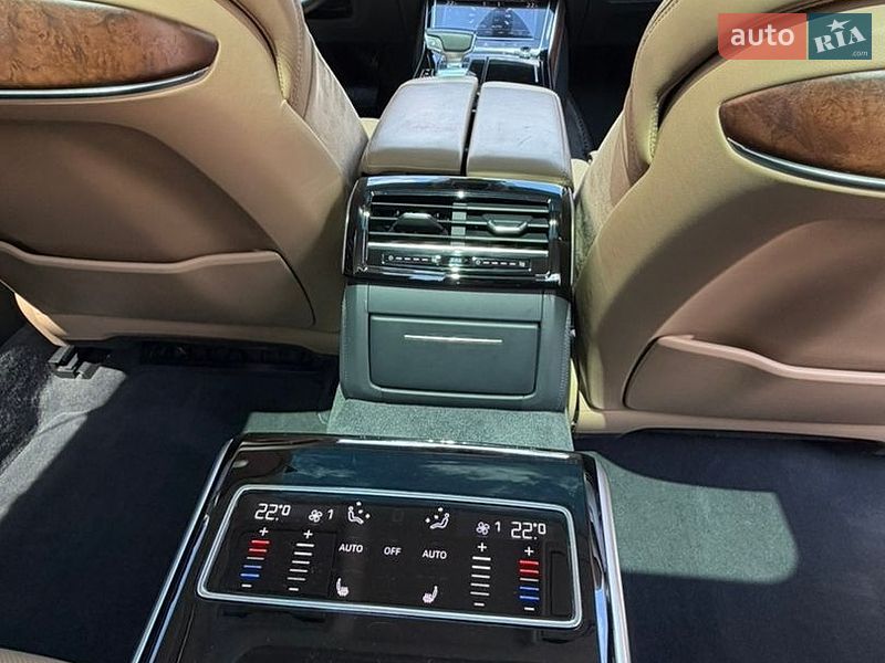 Седан Audi A8 2018 в Києві