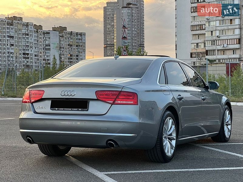 Седан Audi A8 2013 в Києві