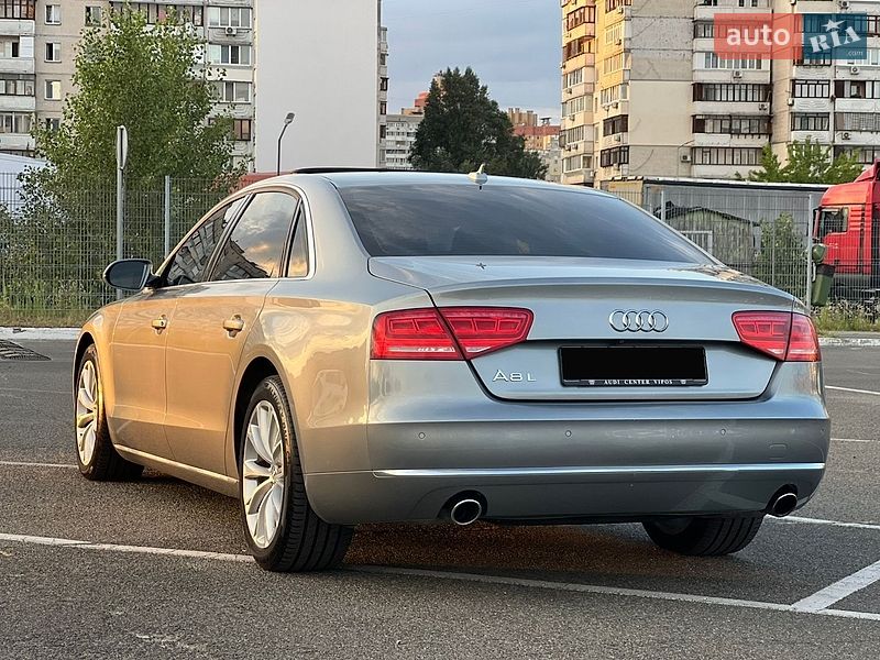 Седан Audi A8 2013 в Києві
