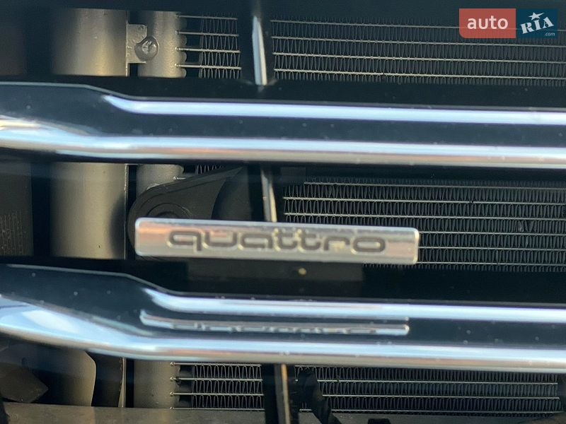 Седан Audi A8 2013 в Києві