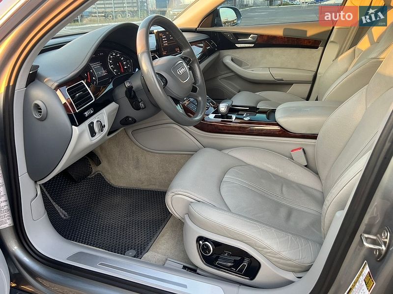 Седан Audi A8 2013 в Києві