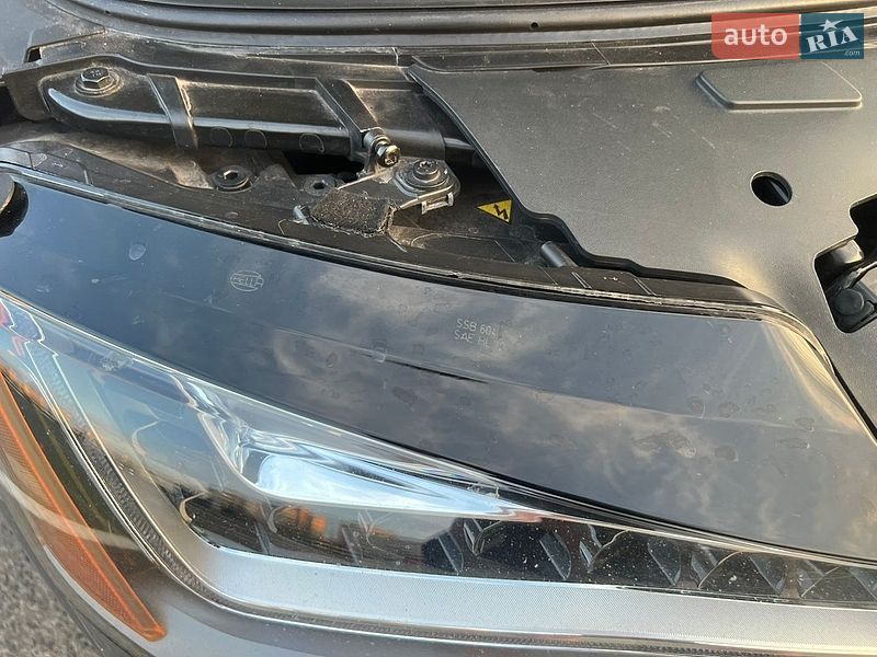 Седан Audi A8 2013 в Києві