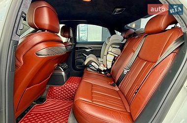 Седан Audi A8 2018 в Львові