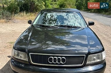 Седан Audi A8 1996 в Оржице