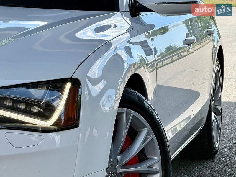 Седан Audi A8 2012 в Одессе