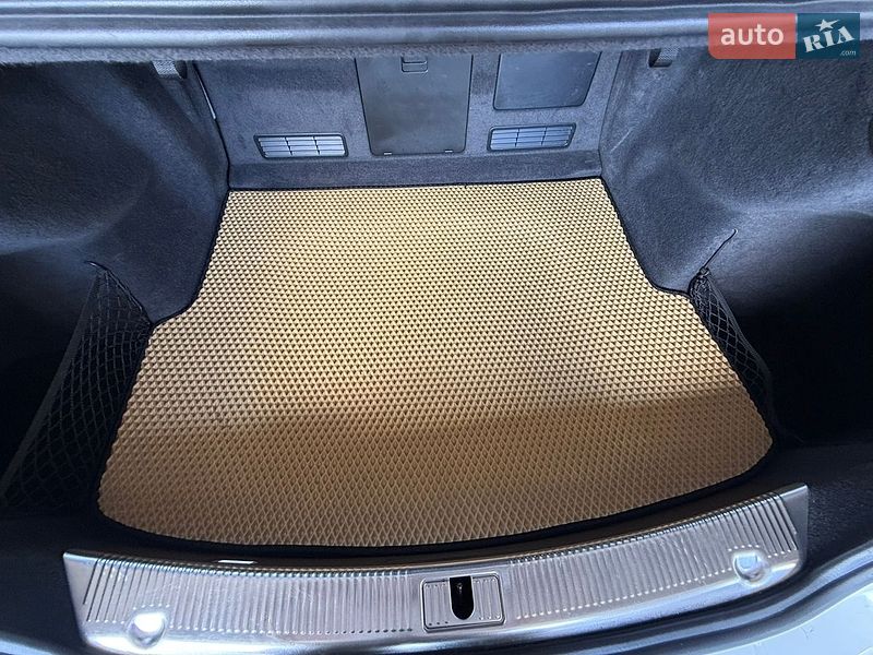 Седан Audi A8 2012 в Одессе