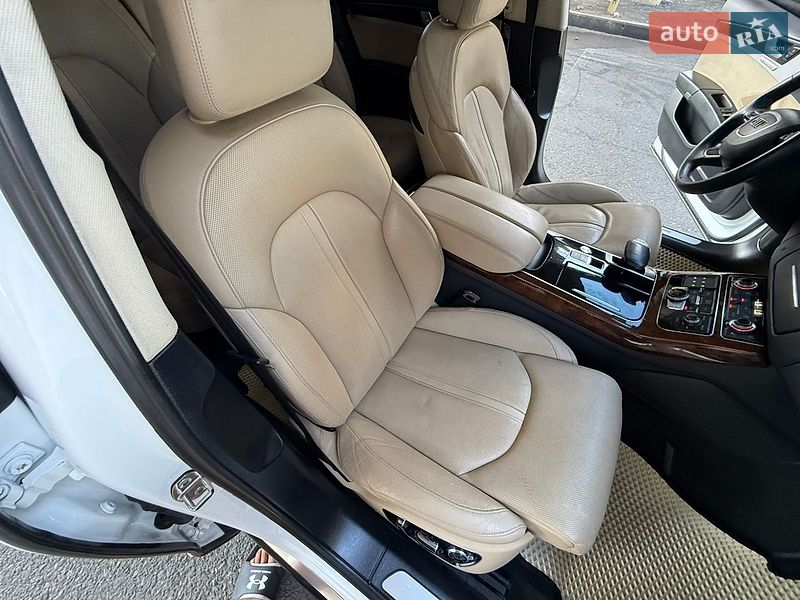 Седан Audi A8 2012 в Одессе