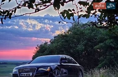 Седан Audi A8 2012 в Новоселице