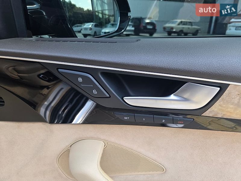 Седан Audi A8 2013 в Вінниці