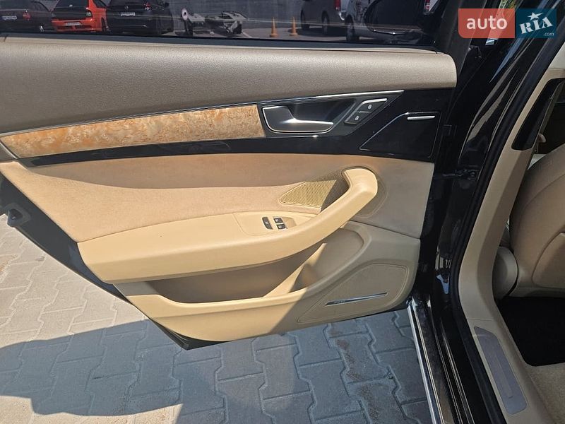 Седан Audi A8 2013 в Вінниці