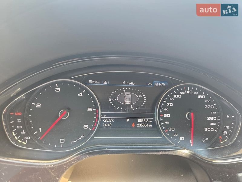 Седан Audi A8 2013 в Вінниці
