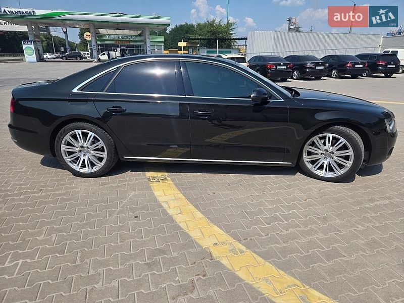Седан Audi A8 2013 в Вінниці