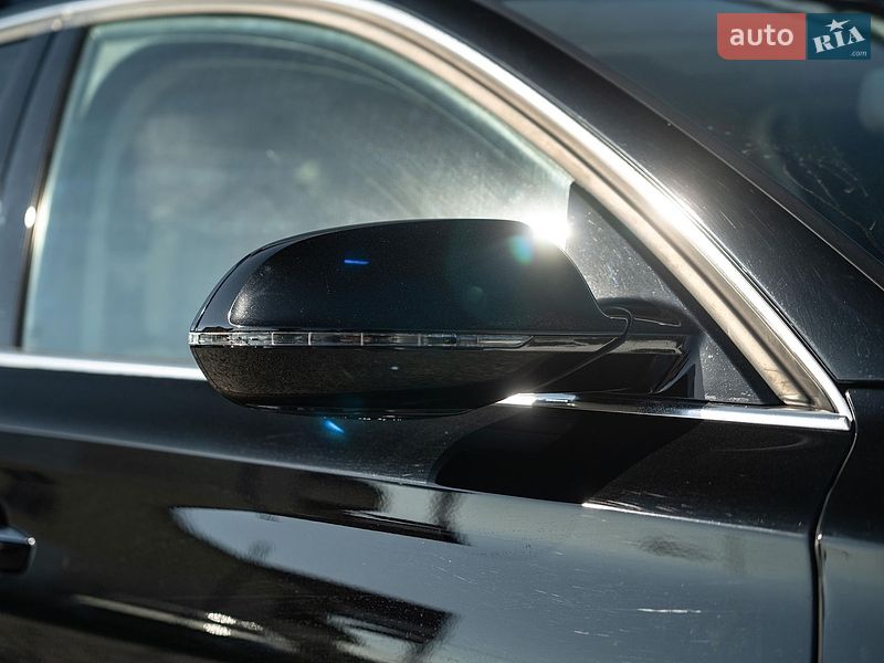 Седан Audi A8 2011 в Чернівцях