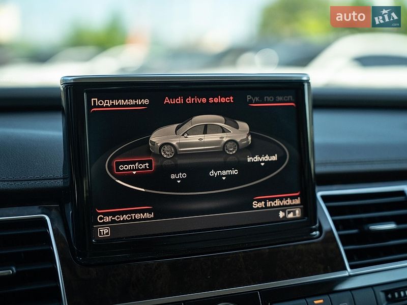 Седан Audi A8 2011 в Чернівцях