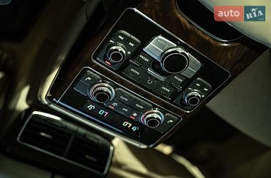 Седан Audi A8 2011 в Чернівцях