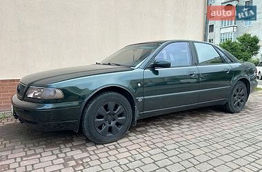 Седан Audi A8 1996 в Долине