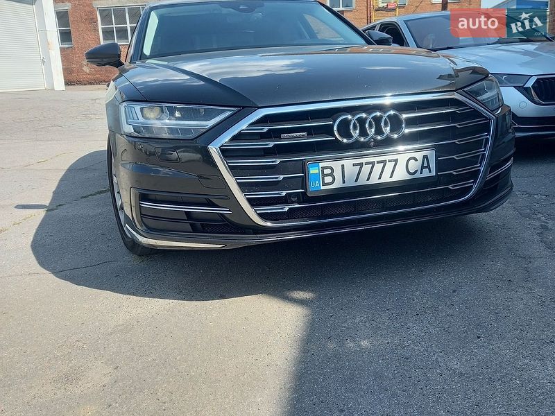 Седан Audi A8 2018 в Полтаві