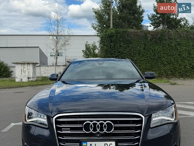 Седан Audi A8 2013 в Києві