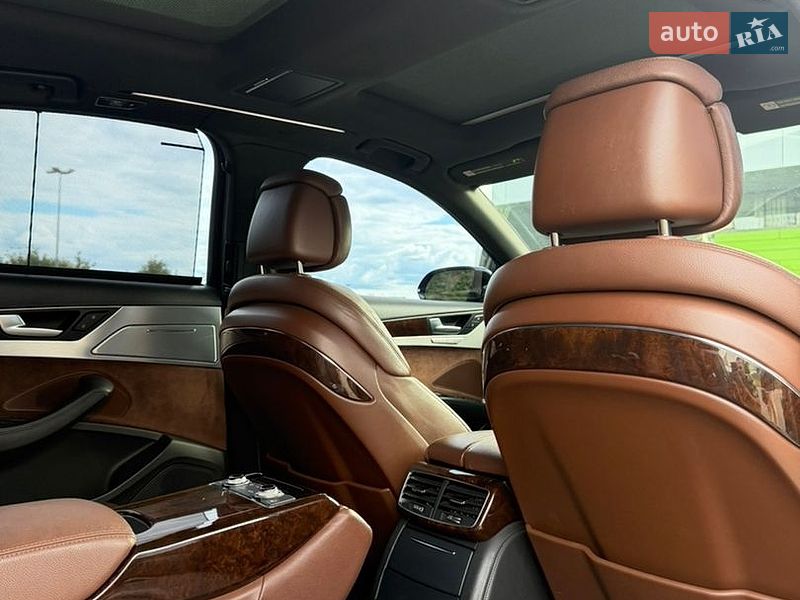 Седан Audi A8 2013 в Києві