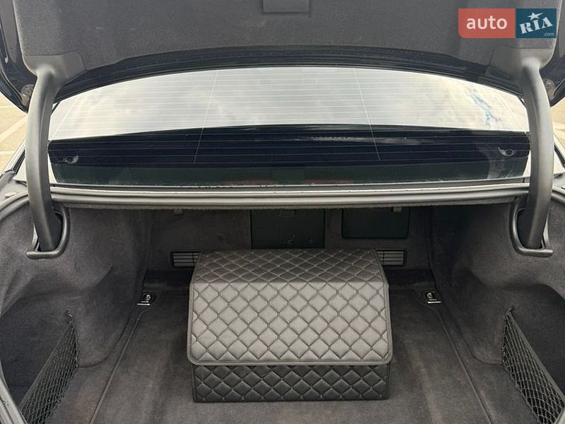 Седан Audi A8 2013 в Києві