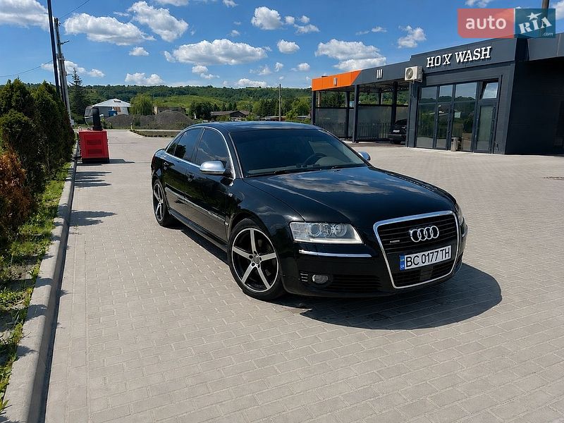 Седан Audi A8 2003 в Золочеве