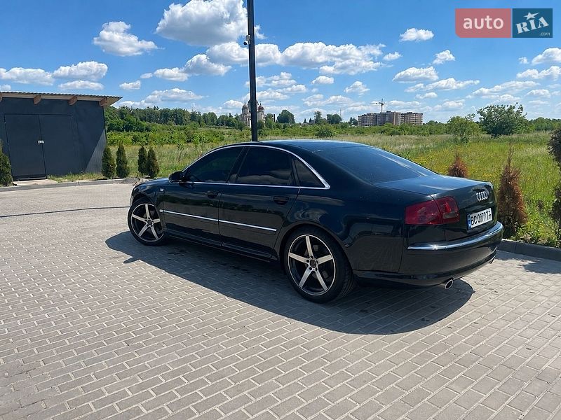 Седан Audi A8 2003 в Золочеве