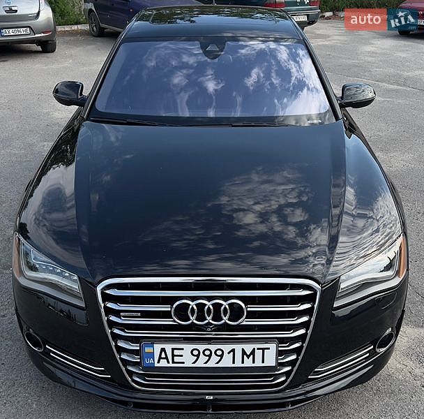 Седан Audi A8 2014 в Днепре