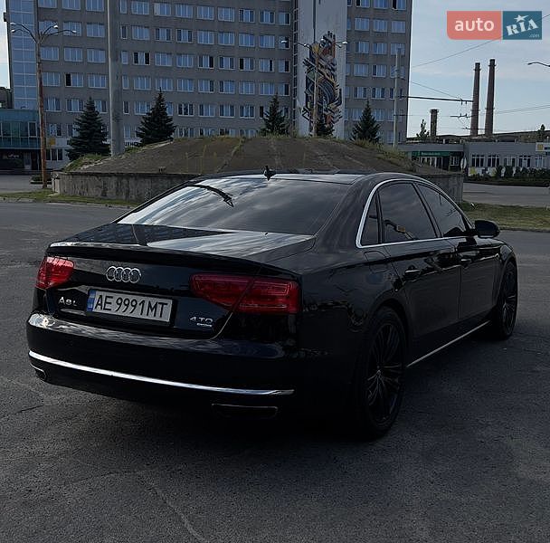 Седан Audi A8 2014 в Днепре