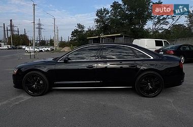 Седан Audi A8 2014 в Днепре