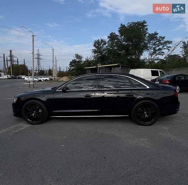 Седан Audi A8 2014 в Днепре