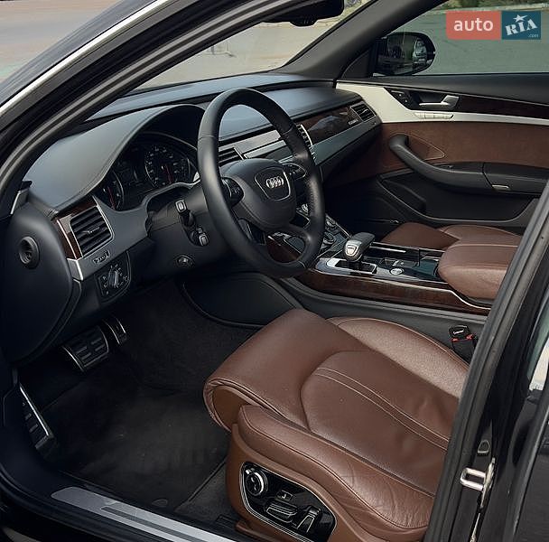 Седан Audi A8 2014 в Днепре