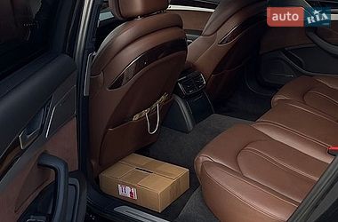 Седан Audi A8 2014 в Днепре