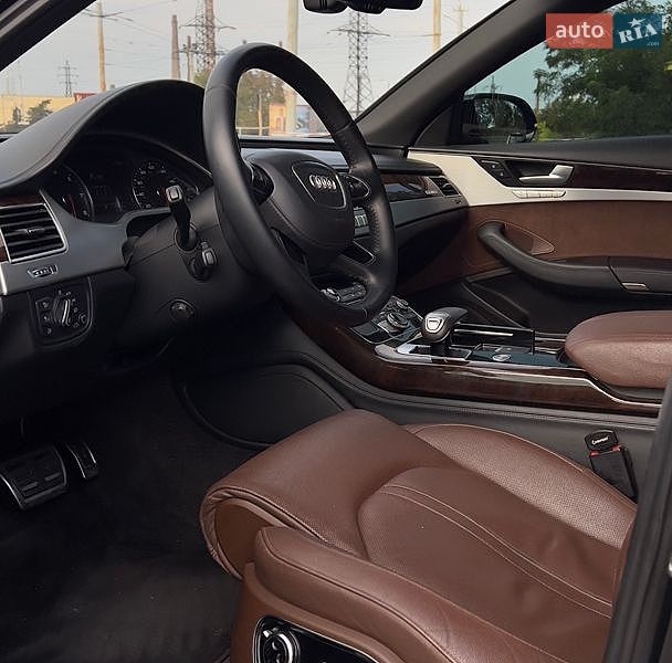 Седан Audi A8 2014 в Днепре