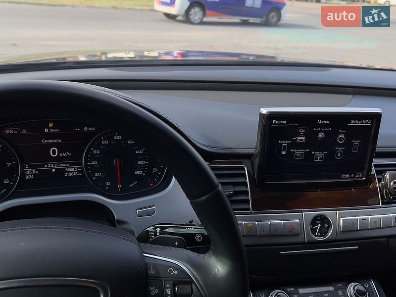 Седан Audi A8 2014 в Днепре