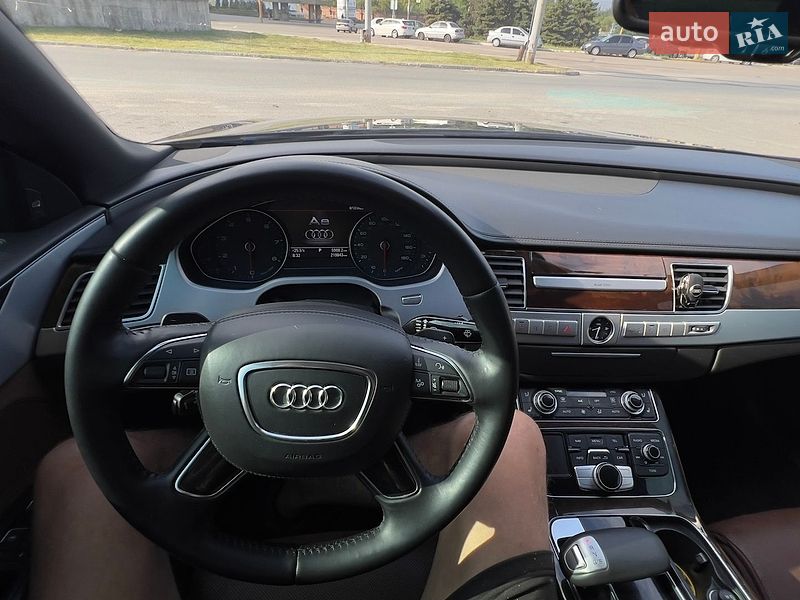 Седан Audi A8 2014 в Днепре