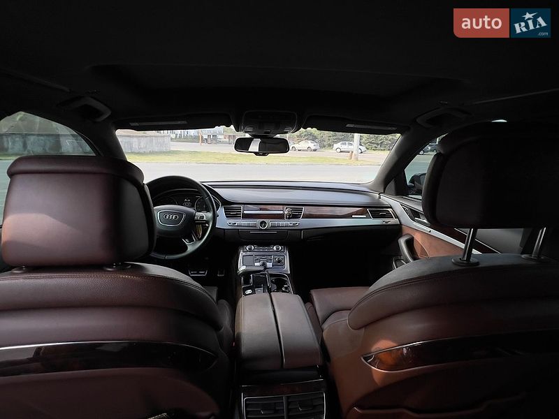 Седан Audi A8 2014 в Днепре