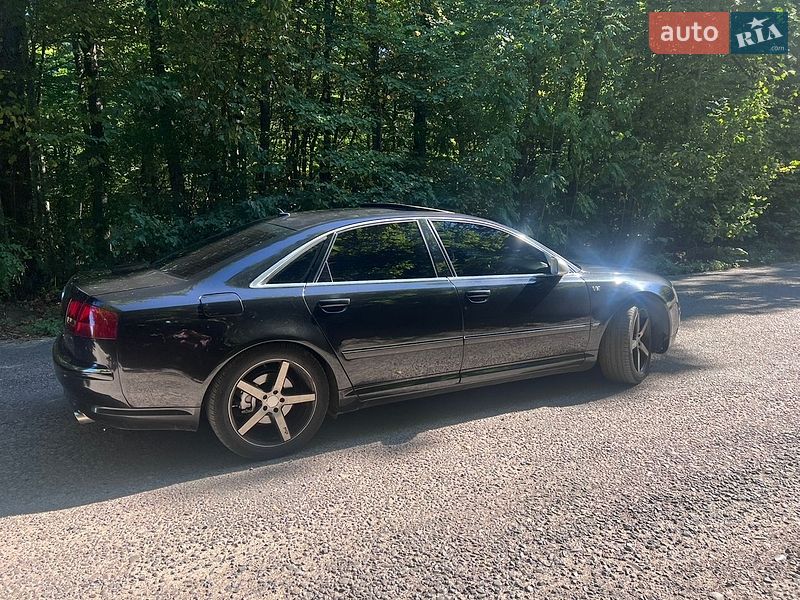 Седан Audi A8 2003 в Золочеве