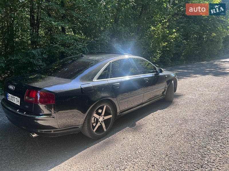 Седан Audi A8 2003 в Золочеве