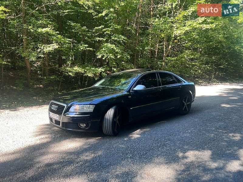 Седан Audi A8 2003 в Золочеве