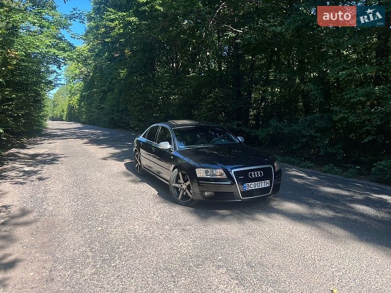 Седан Audi A8 2003 в Золочеве