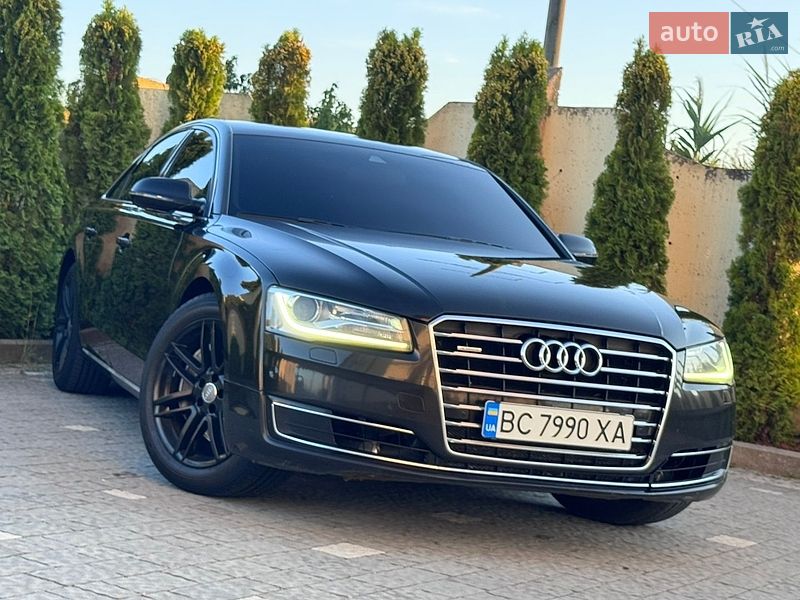 Седан Audi A8 2014 в Трускавці