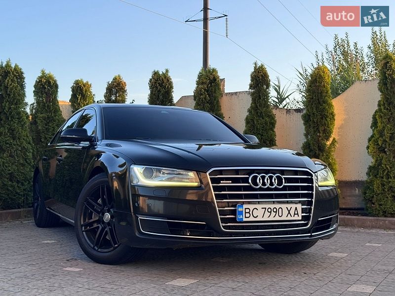 Седан Audi A8 2014 в Трускавці