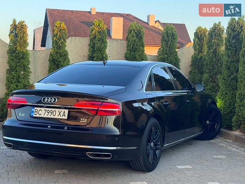 Седан Audi A8 2014 в Трускавці