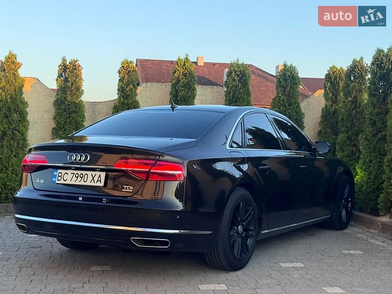 Седан Audi A8 2014 в Трускавці