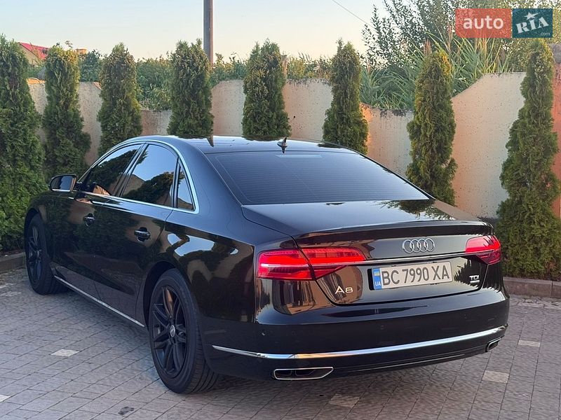 Седан Audi A8 2014 в Трускавці