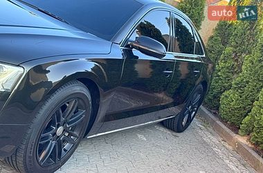 Седан Audi A8 2014 в Трускавці